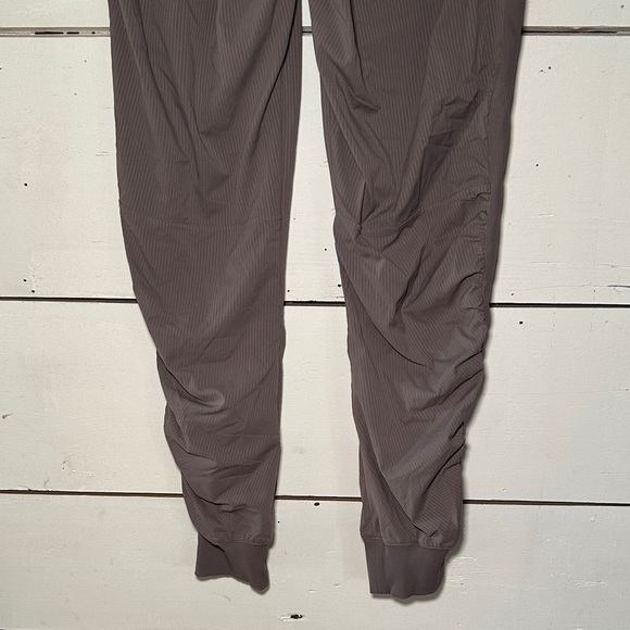 Lululemon Women’s Beyond the Studio Joggers Lunar Rock Size 8 - Picture 7 of 12
